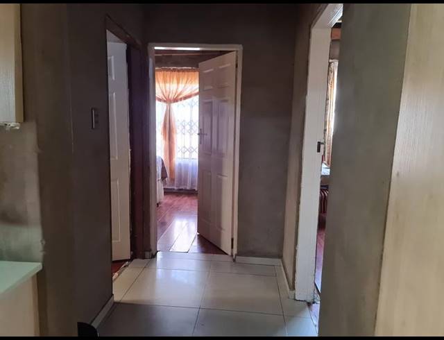 2 BEDROOM HOUSE FOR SALE IN STRETFORD